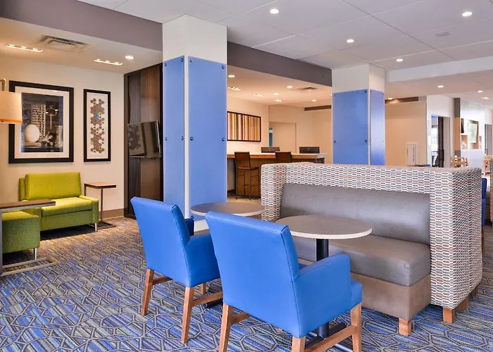 Express & Mall Of America - Msp Airport By Ihg Hotel