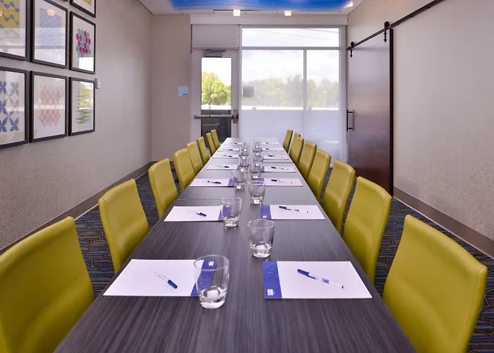 Express & Mall Of America - Msp Airport By Ihg Hotel Bloomington